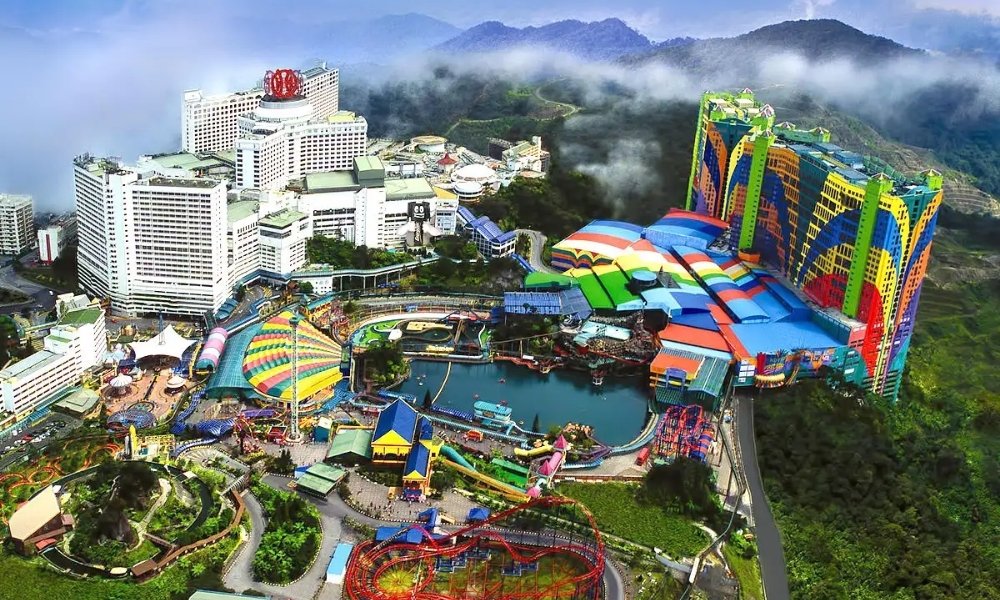 Du lịch cao nguyên Genting tháng 4 – Kinh nghiệm khám phá thiên đường mây tại Malaysia