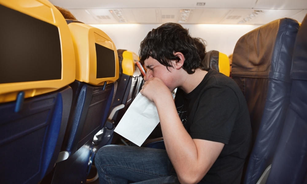 Những mẹo chống say máy bay bạn nên áp dụng