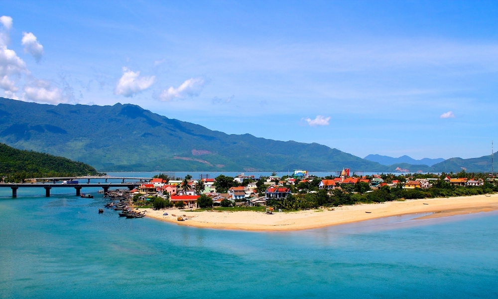 Biển Lăng Cô