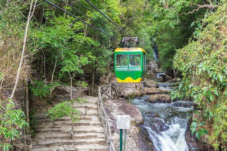 Đi Cáp Treo Và Chèo Thuyền