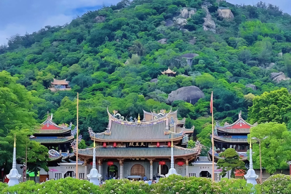 Vì sao nên du lịch Trung Quốc vào tháng 4