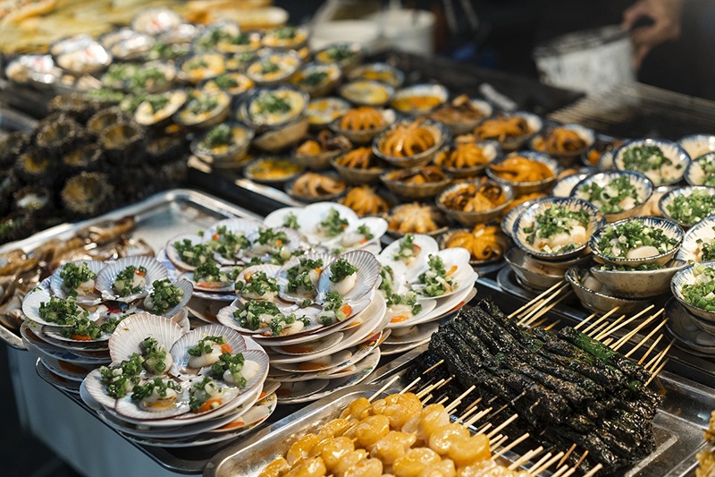 Hải sản nướng vỉa hè – Món ăn vặt Phú Quốc hấp dẫn về đêm