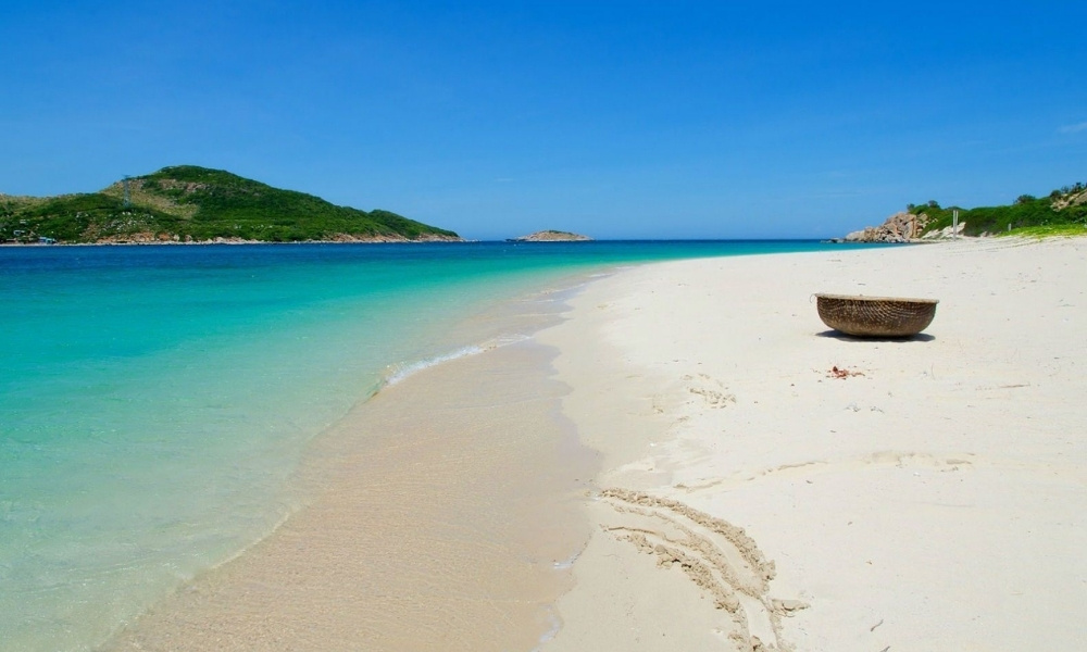 Biển Ninh Chữ – Bãi biển hoang sơ, thơ mộng