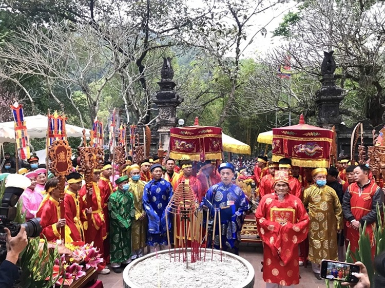 Nghi lễ và hoạt động trong Hội Gióng
