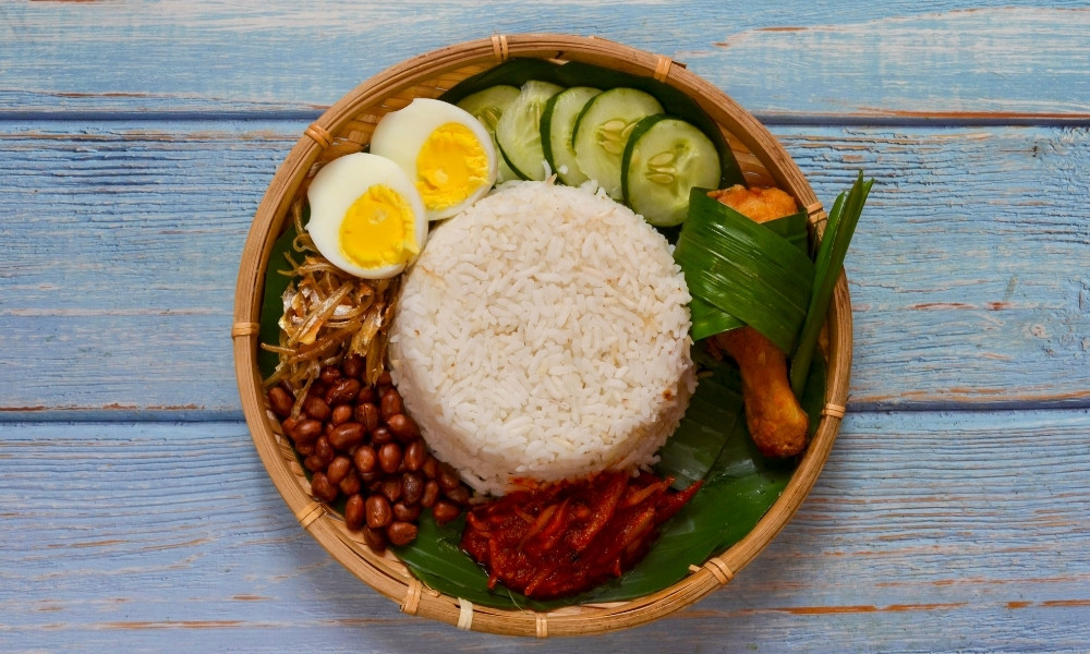 Cách Trình Bày Và Phong Cách Ăn Của Nasi Lemak
