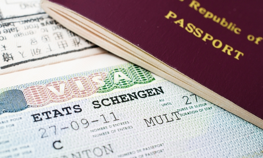Hộ chiếu và visa Schengen