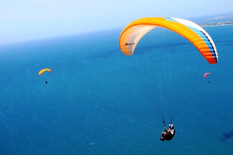 Nha Trang – Khám phá dù lượn trên biển xanh