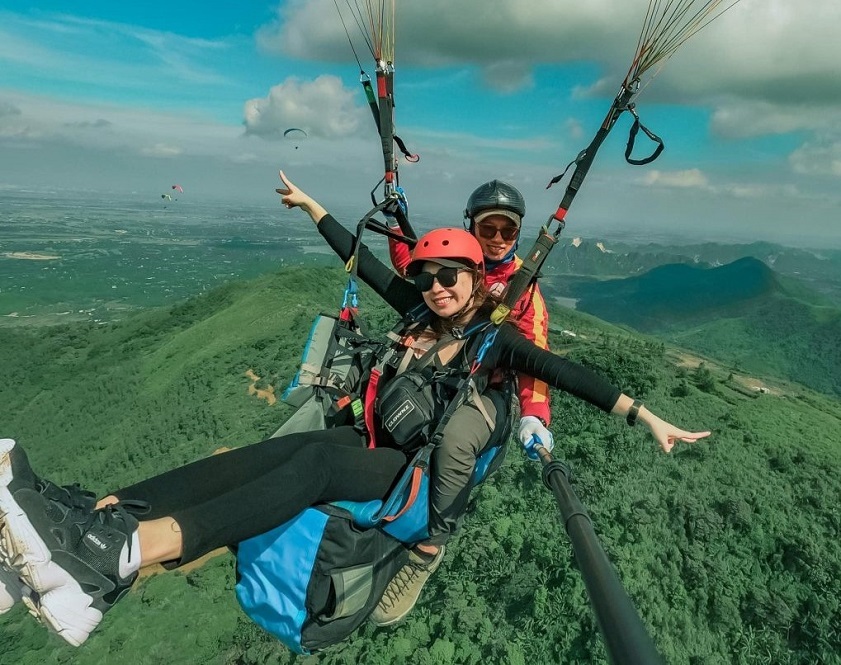Đà Nẵng – Nhảy dù trên biển Mỹ Khê