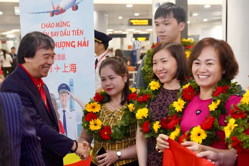 Vietjet Phát Triển Mạng Bay Việt Trung Mạnh Mẽ