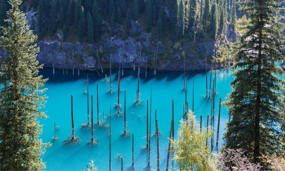 Kaindy Lake cảnh đẹp almaty