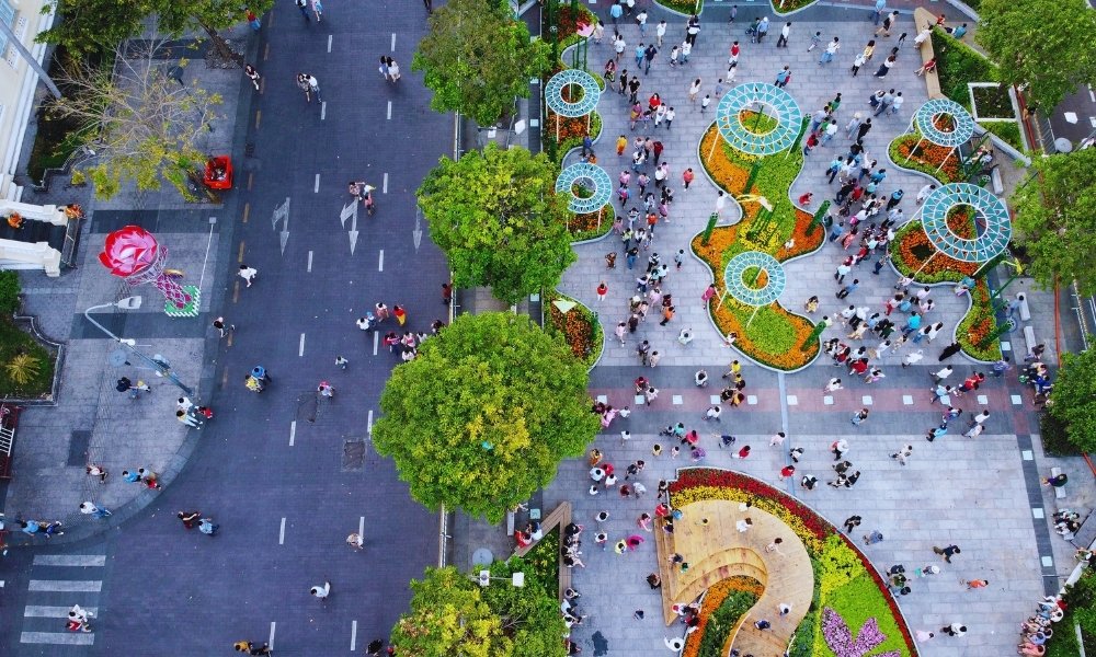 Phố đi bộ Nguyễn Huệ – Sôi động giữa trung tâm thành phố