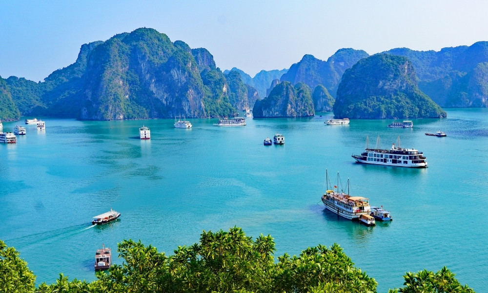 Vịnh Hạ Long – Tuyệt tác thiên nhiên giữa biển trời
