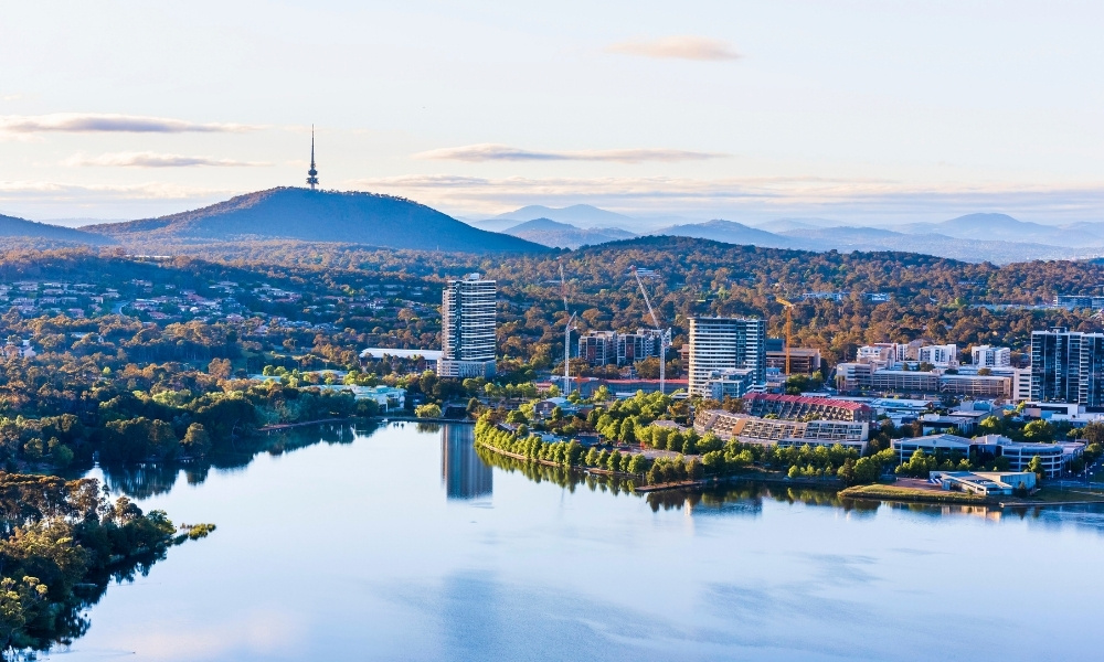 Canberra vé máy bay đi úc mùa đông