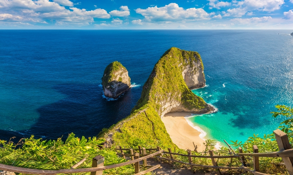Kelingking Beach top bãi biển đẹp indonesia