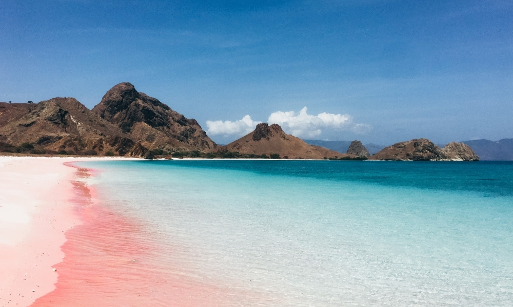 Pink Beach top bãi biển đẹp indonesia