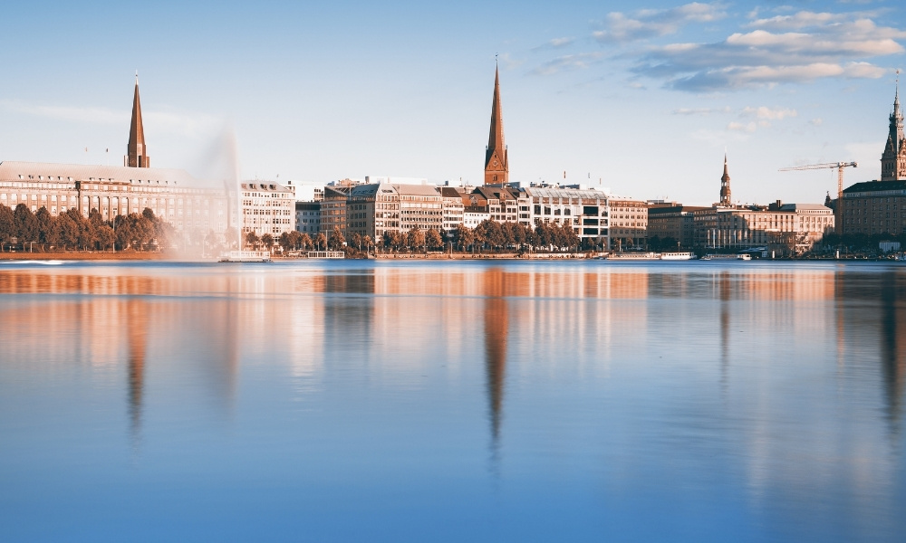 Hồ Alster vé máy bay đi hamburg