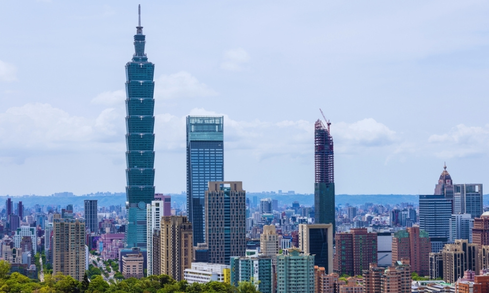 Taipei 101 và khu Xinyi du lcihj đài bắc tháng 8
